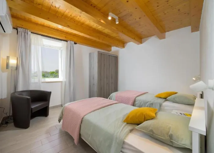 بيت للعطل Prestige Azinetti With Pool Štokovci