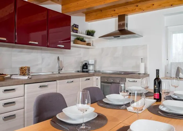 Holiday home Prestige Azinetti With Pool Stokovci