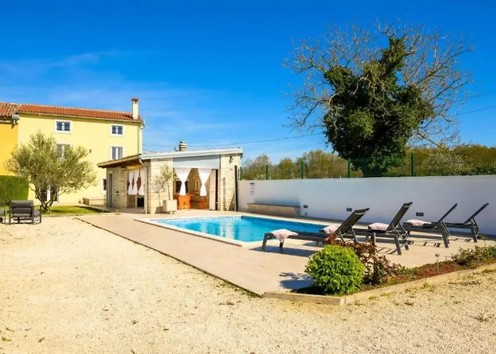 Prestige Azinetti With Pool *