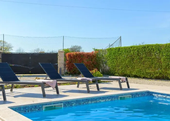Prestige Azinetti With Pool بيت للعطل *