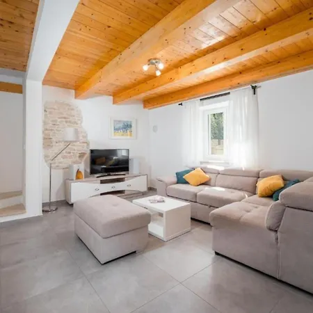 Prestige Azinetti With Pool Štokovci