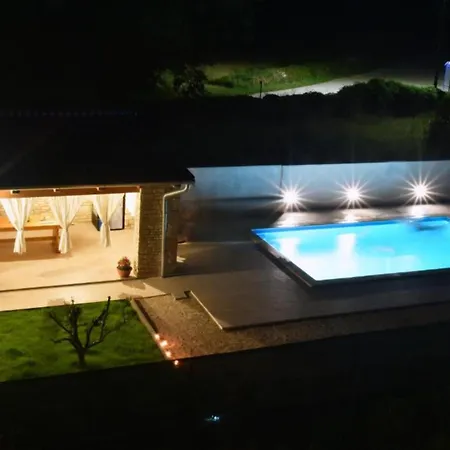 Ferienhaus Prestige Azinetti With Pool Štokovci