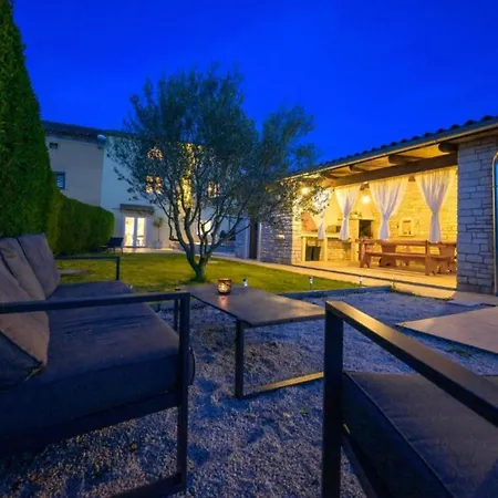 Prestige Azinetti With Pool Holiday home *
