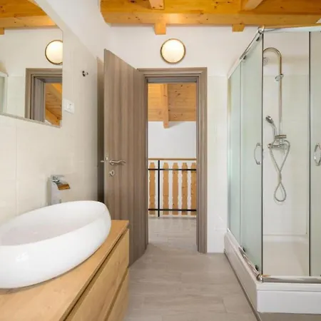בית נופש Prestige Azinetti With Pool